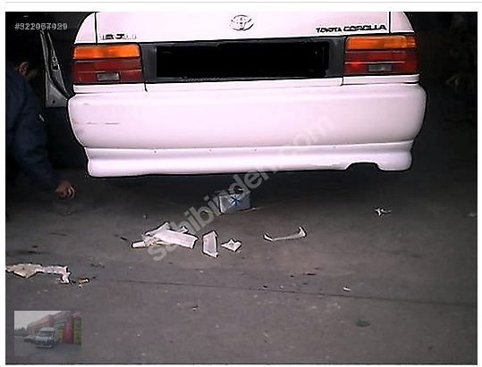 Toyota Corolla Eski Model Arka Karlık - Fiberglass