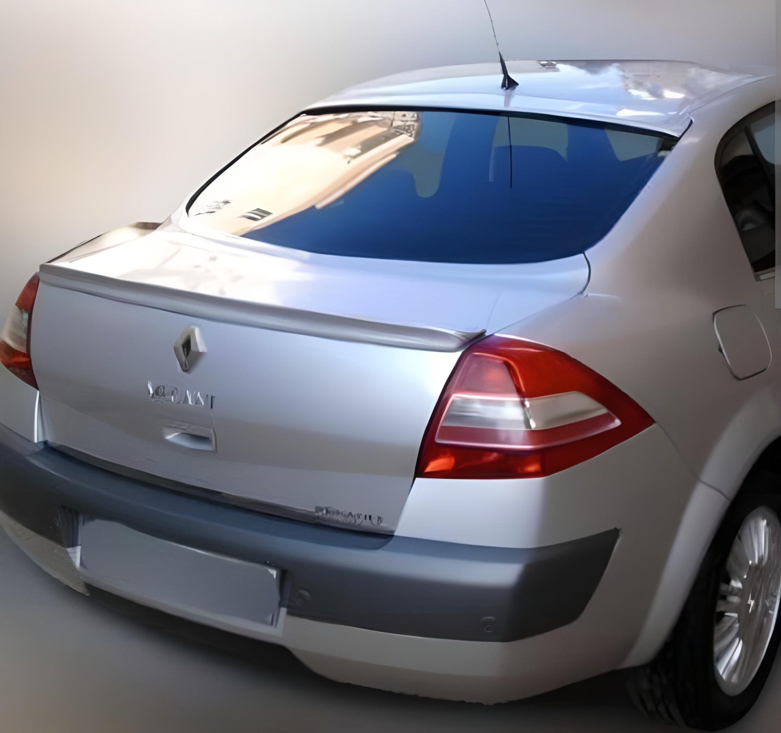 Renault Megane 2 Anatomik Spoiler Fiberglass