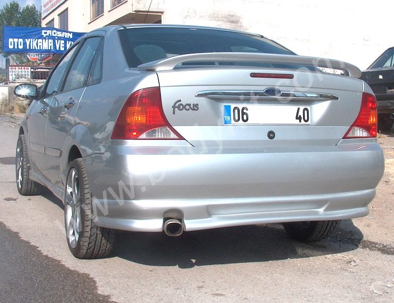 Ford Focus 1 Sedan Bagaj Üstü Işıklı Spoiler Fiber + Arka Karlık