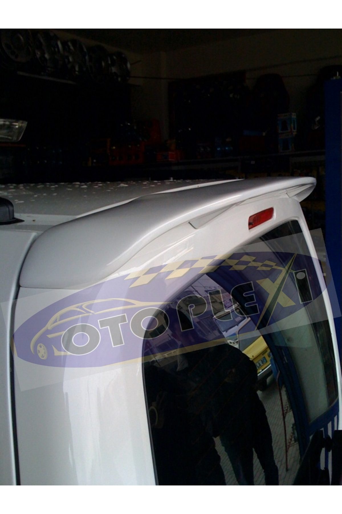 Opel Combo Bagaj Rüzgarlık Anatomik Spoiler Parlak Siyah Boyalı 2022+